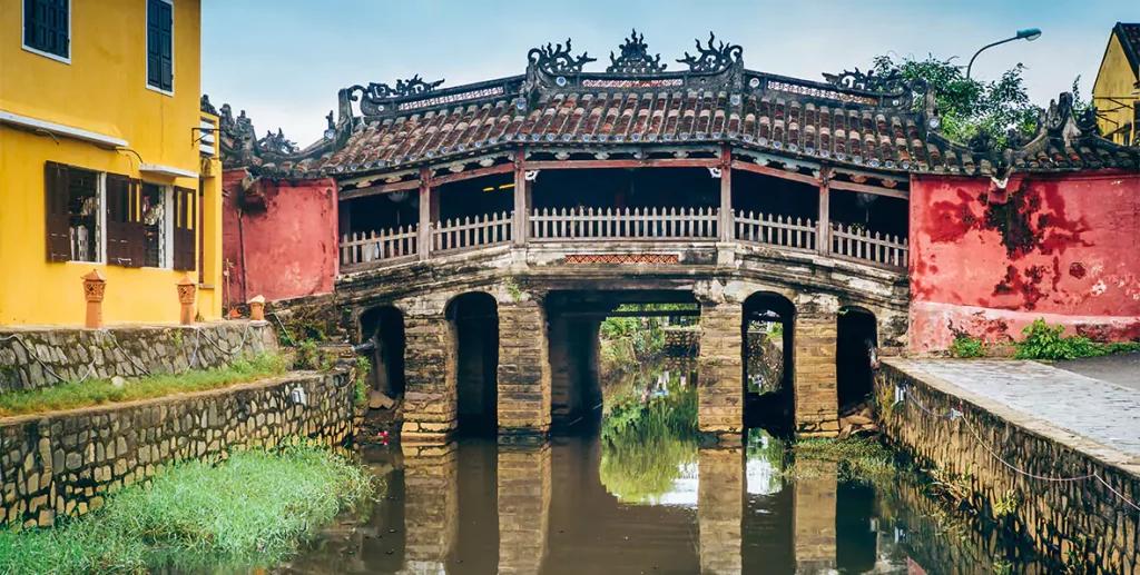 Viaje Vietnam Hoi An Japanese Bridge - arenastours.com -